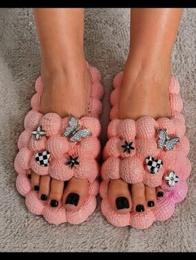 Bubble slide foam sandals with charms